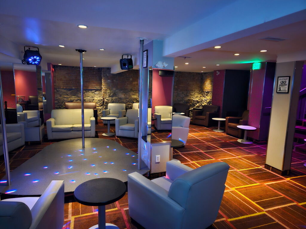 Main floor, stage and lounge seating at Alley Katz Windsor